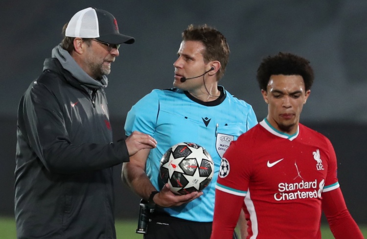 太全面了！杰伦·约翰逊过去5战场均接近30+14+11