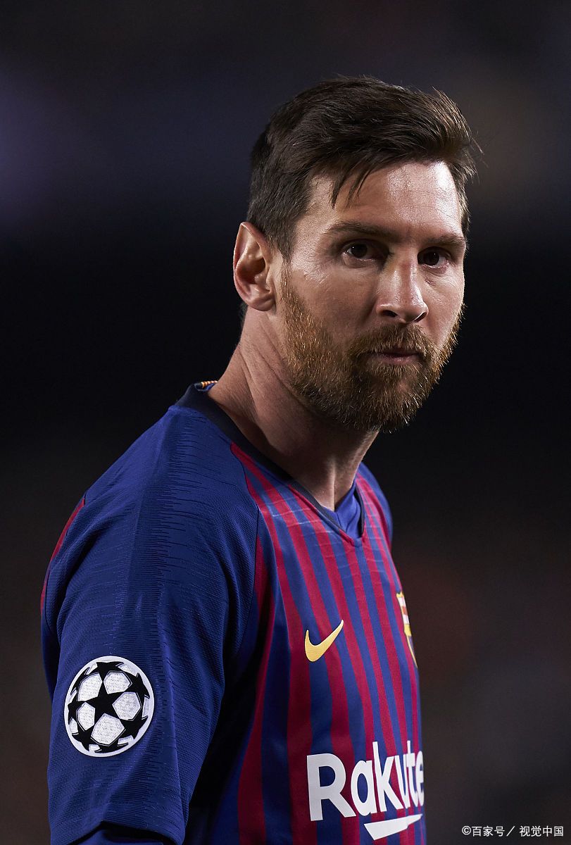 西媒：巴列卡诺球迷大巴在波兰遭50多人蒙面袭击，数人受伤