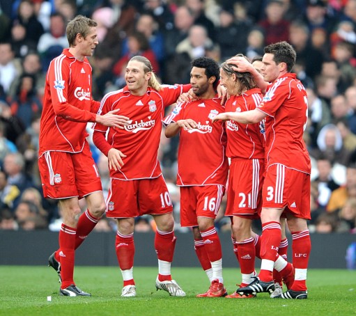 足球欧冠小组榜首争夺白热化