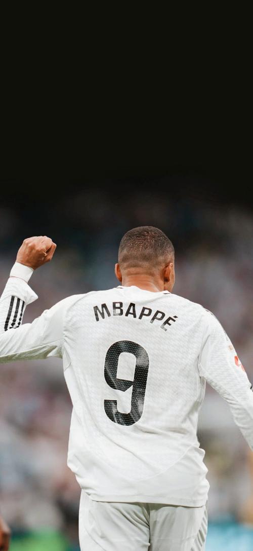 欧冠：巴黎2-1战胜曼联