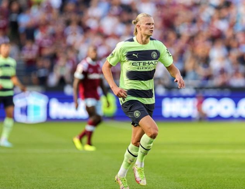 国脚伤愈复出，送出助攻稳定军心